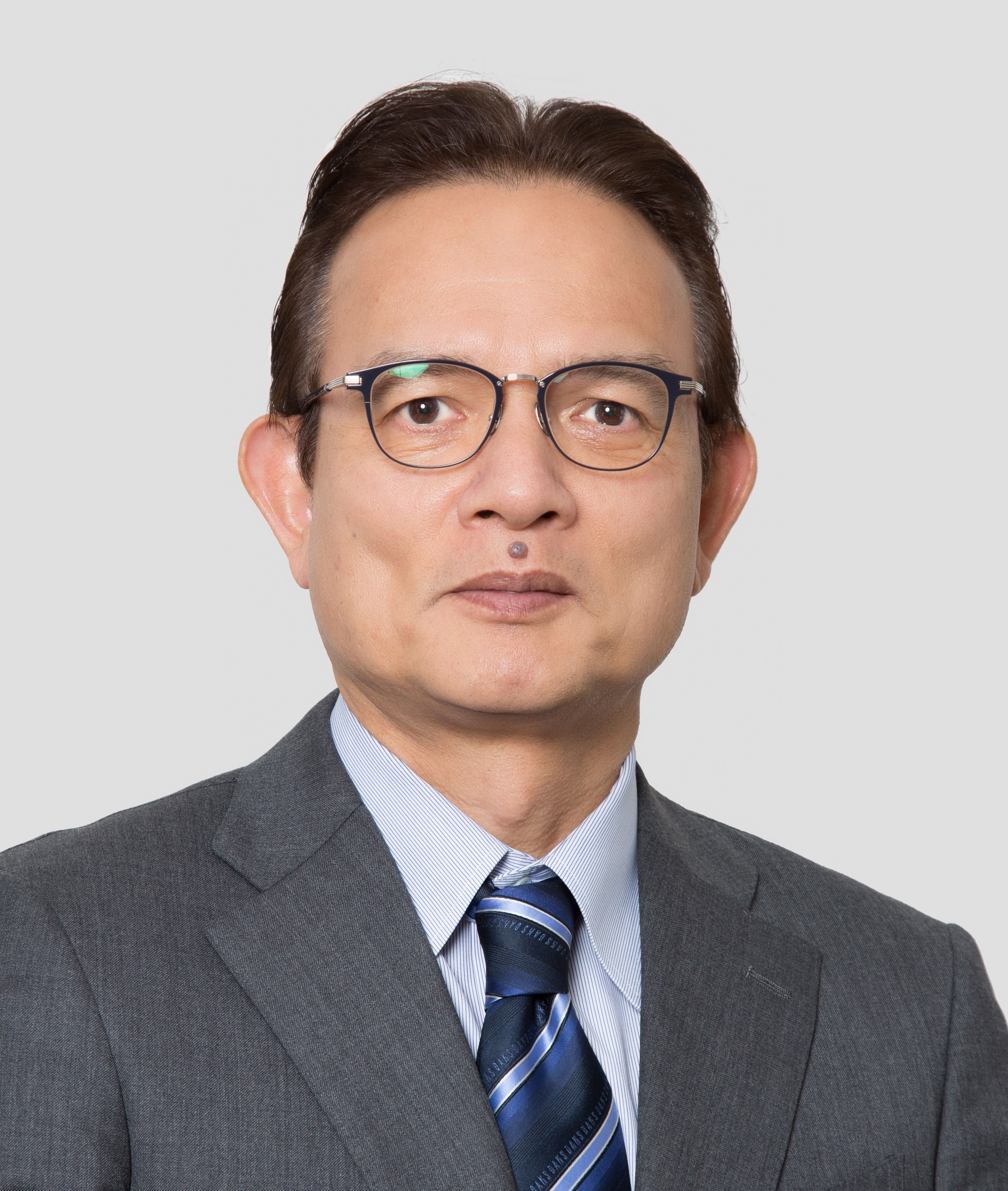 会長 安達 伸生